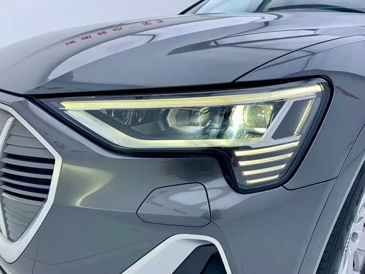 Audi e-tron, 2025 — фото 8 из 9