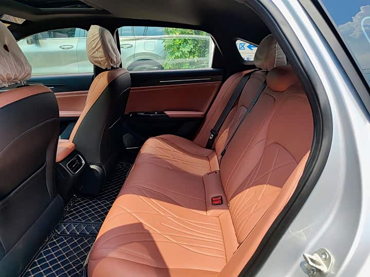 Geely Galaxy L6, 2025 — фото 8 из 9