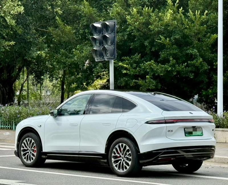 Nio EC6, 2025 — фото 4 из 9