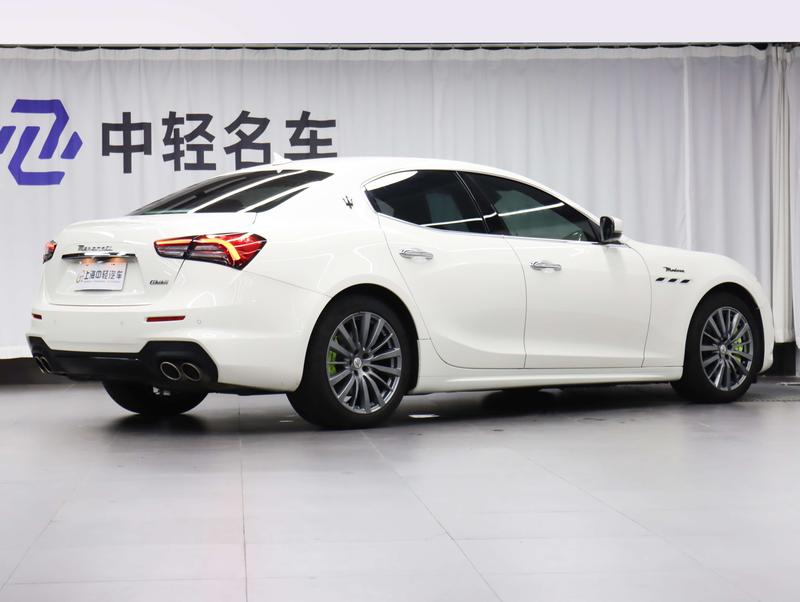 Maserati Ghibli, 2023 — фото 4 из 12