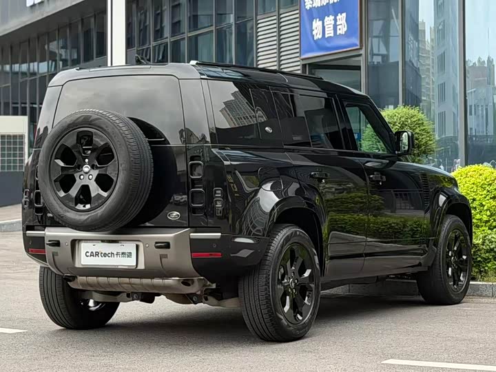 Land Rover Defender, 2024 — фото 3 из 9