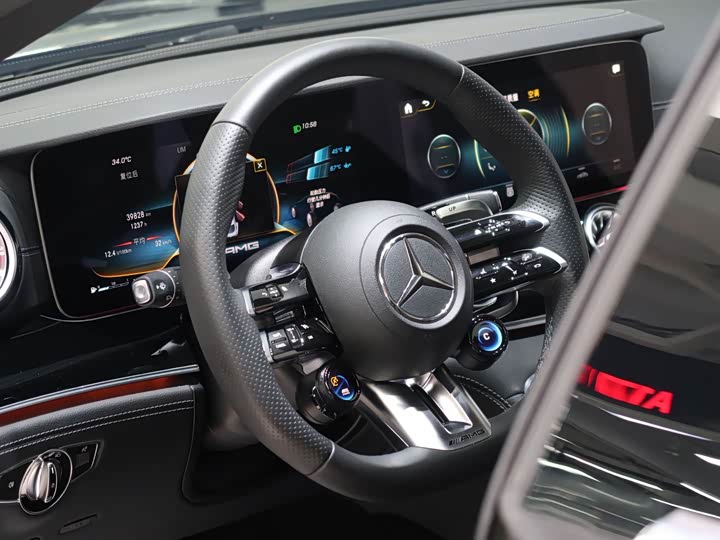 Mercedes-Benz AMG GT, 2023 — фото 6 из 9