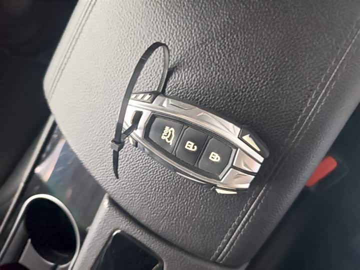 Hyundai Santa Fe, 2023 — фото 9 из 9