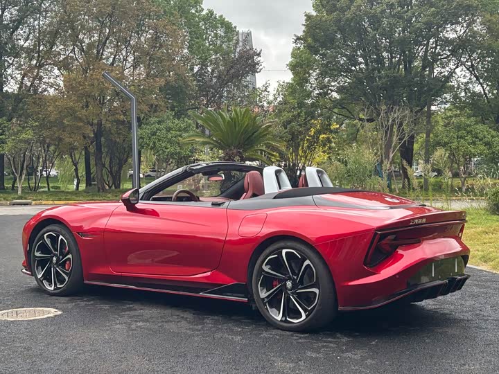 MG Motor Cyberster, 2025 — фото 8 из 9