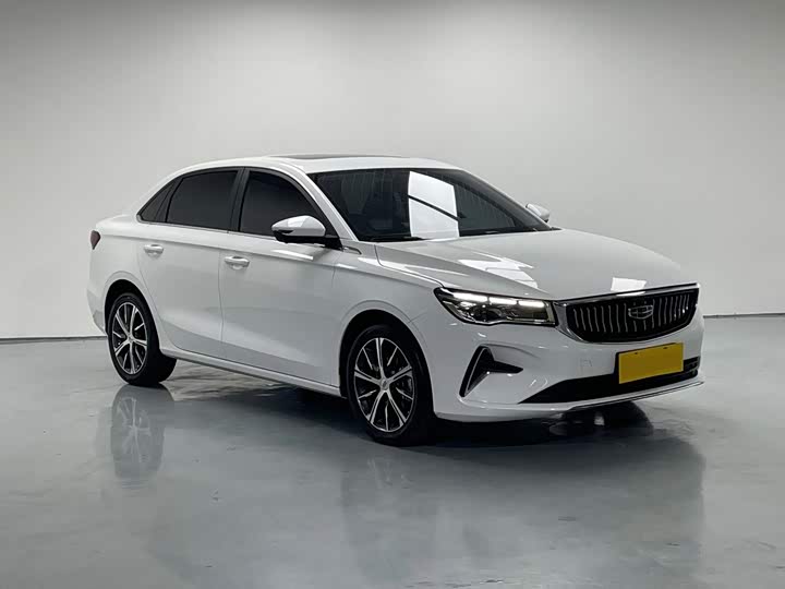 Geely Emgrand, 2022 — фото 3 из 9
