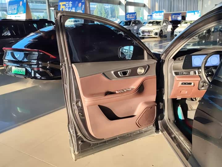 Chery Tiggo 8 Plus, 2024 — фото 7 из 9