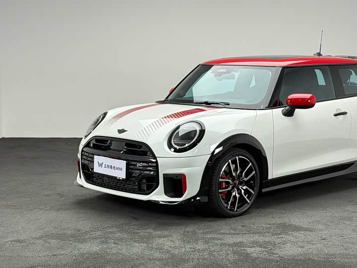 Mini Mini JCW, 2024 — фото 5 из 9
