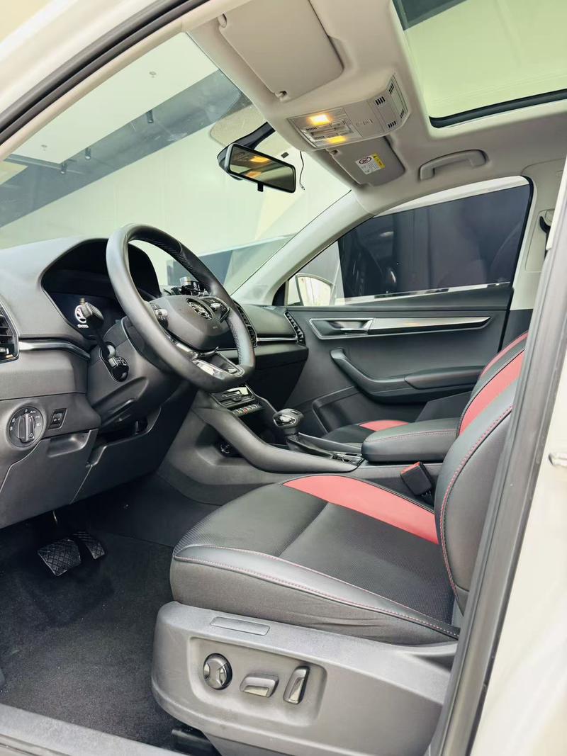 Skoda Karoq, 2023 — фото 11 из 12