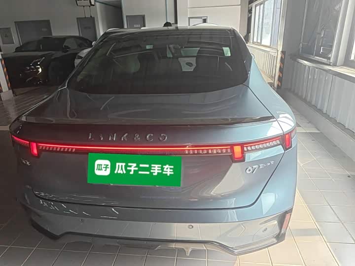Lynk & Co 07 EM-P Hybrid, 2024 — фото 6 из 9
