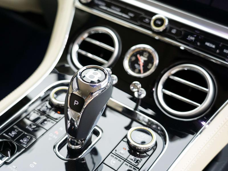 Bentley Continental GT, 2024 — фото 8 из 12