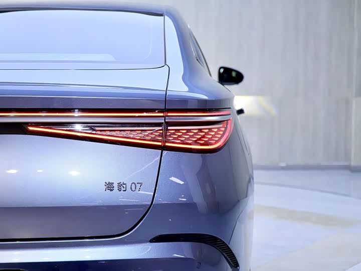 BYD Seal 07 DM-i Hybrid, 2025 — фото 5 из 9