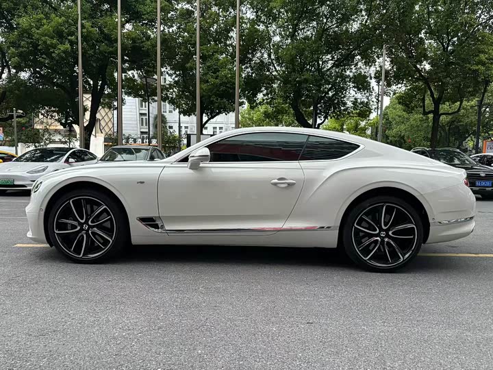 Bentley Continental GT, 2022 — фото 5 из 9