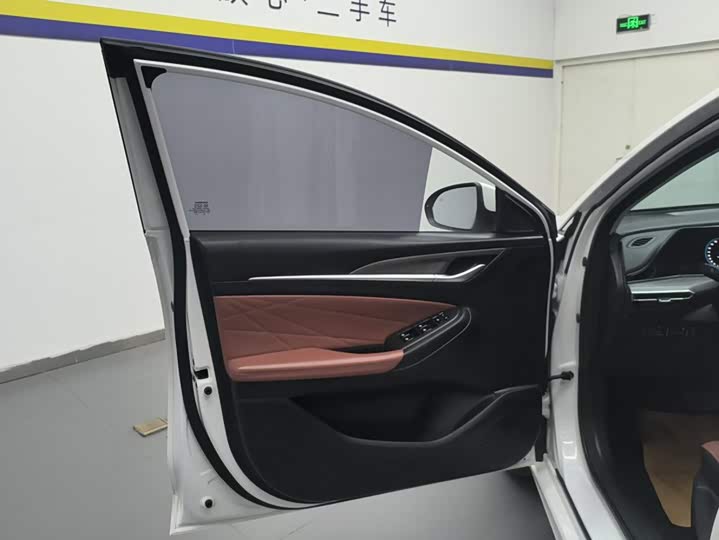 Changan Eado Plus, 2023 — фото 7 из 9