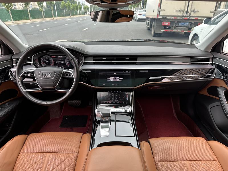 Audi A8, 2023 — фото 6 из 9