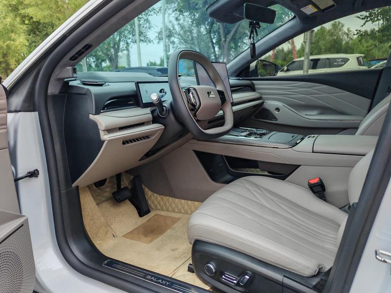 Geely Galaxy Starshine 8 EM-i, 2025 — фото 8 из 10