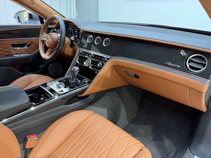 Bentley Flying Spur, 2024 — фото 9 из 9