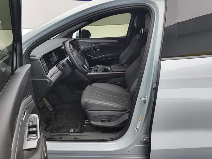 BYD Song L DM-i Hybrid, 2025 — фото 9 из 9