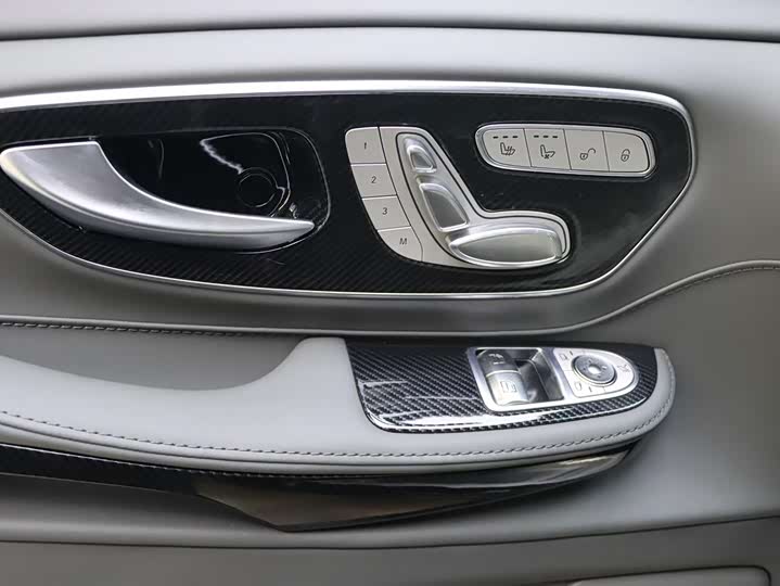 Mercedes-Benz V-Class, 2025 — фото 8 из 12