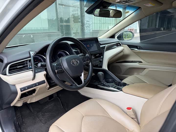 Toyota Camry, 2022 — фото 4 из 9