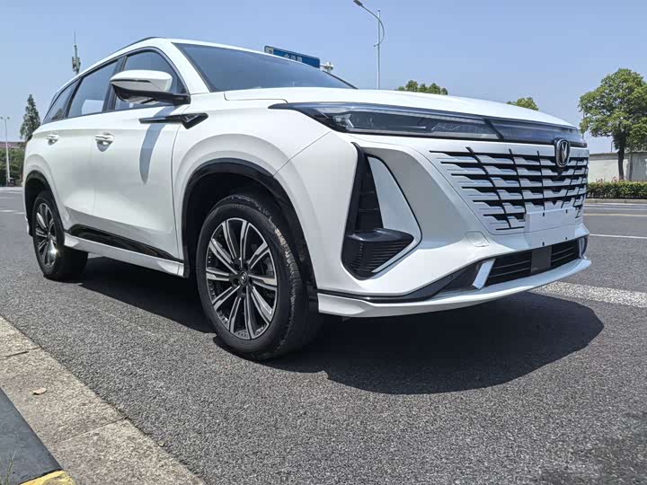 Changan CS75 Plus, 2023 — фото 3 из 9