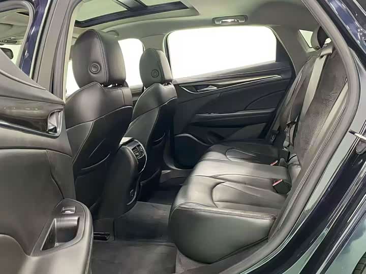 Buick LaCrosse, 2022 — фото 5 из 9