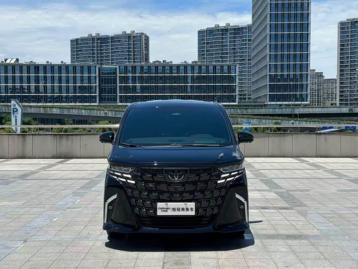 Toyota Alphard, 2025 — фото 2 из 9