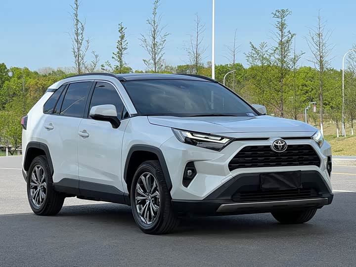 Toyota RAV4, 2024 — фото 3 из 9