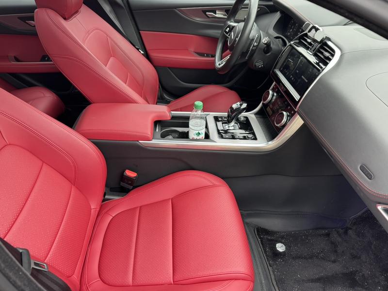 Jaguar XE L, 2024 — фото 7 из 10