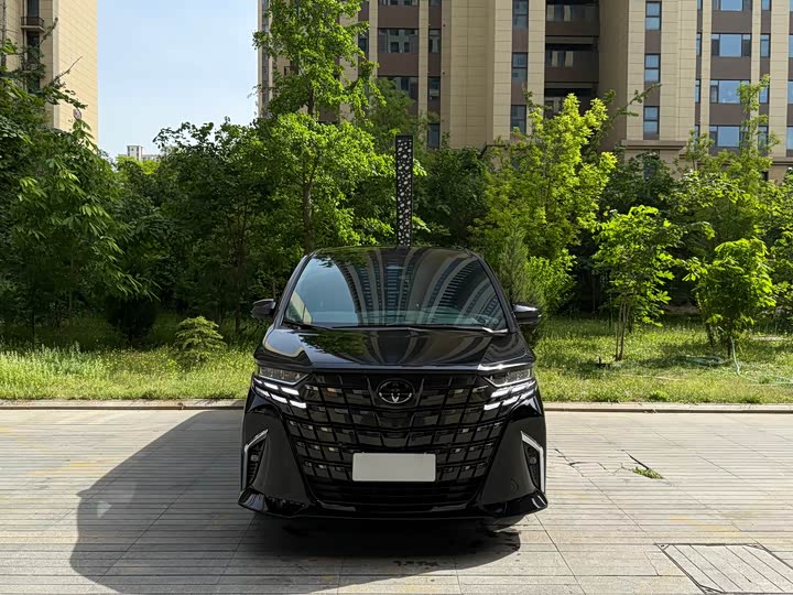 Toyota Alphard, 2024 — фото 3 из 9
