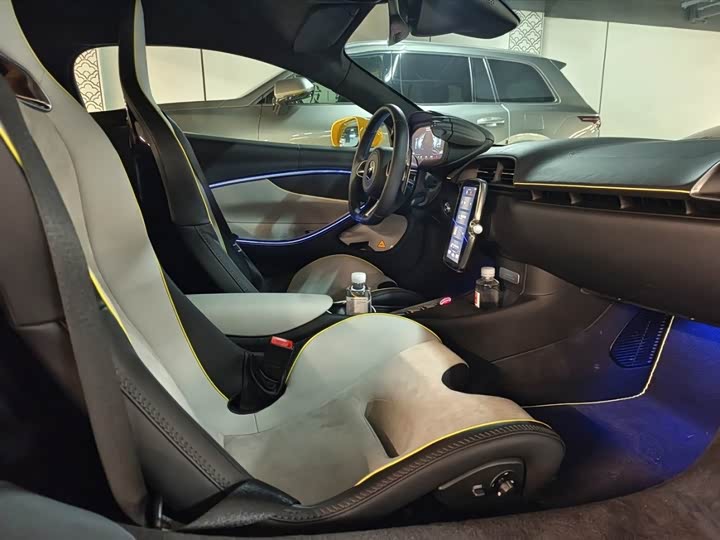 McLaren Artura, 2025 — фото 9 из 9