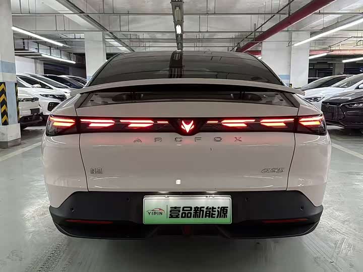 BAIC Arcfox Alpha S5, 2024 — фото 5 из 9