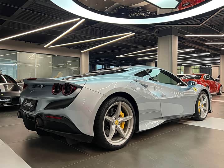 Ferrari F8, 2022 — фото 5 из 9