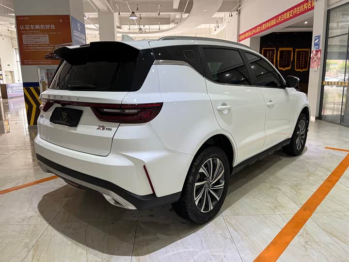 Geely Vision X6, 2022 — фото 4 из 9