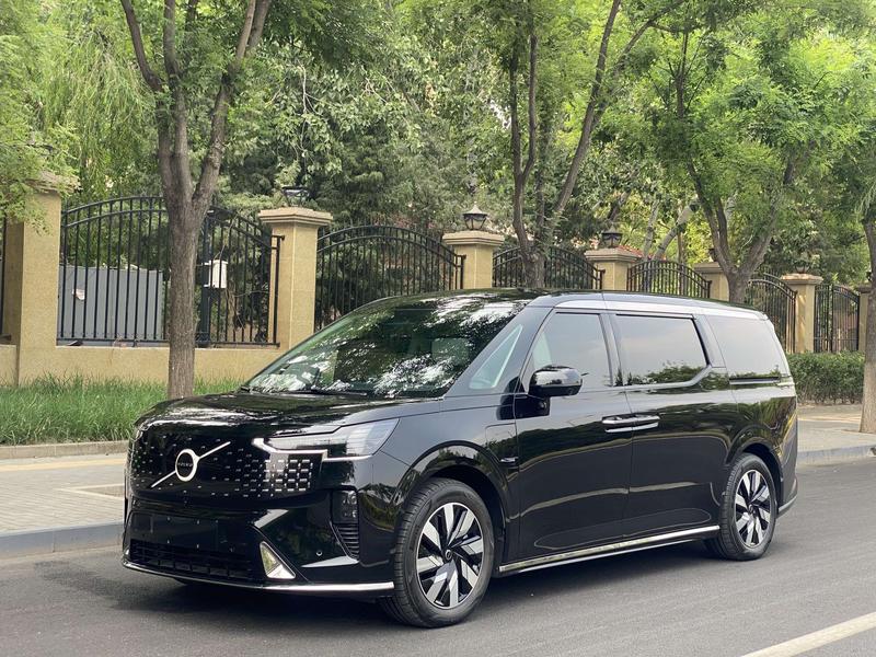 Volvo EM90, 2025 — купить в Твери под ключ