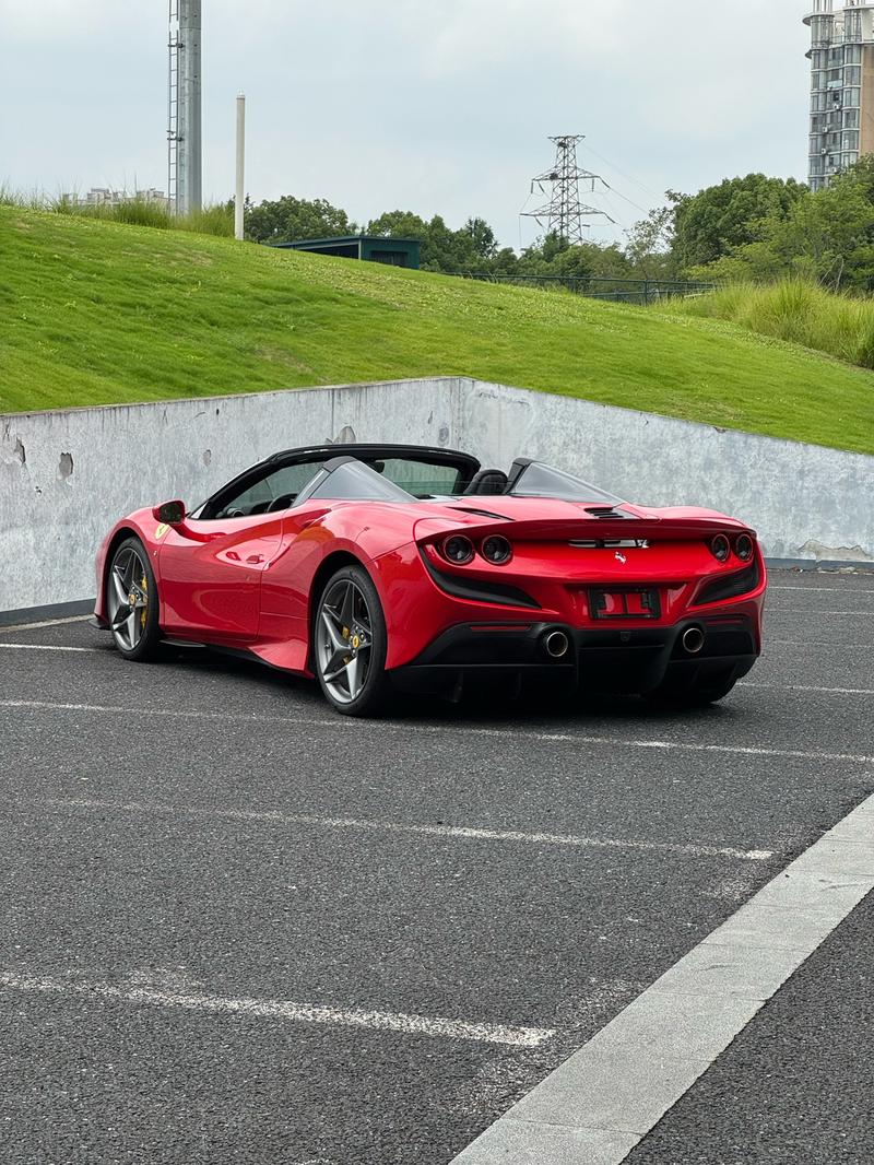 Ferrari F8, 2022 — фото 5 из 12