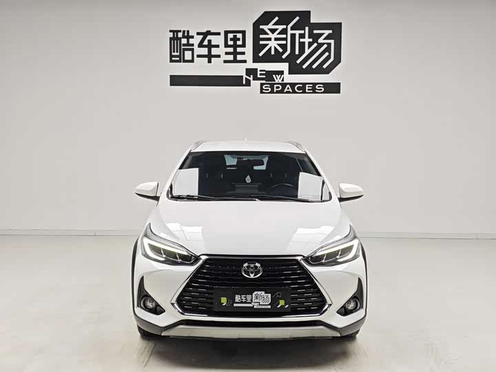 Toyota Yaris L Hatchback, 2022 — фото 2 из 9