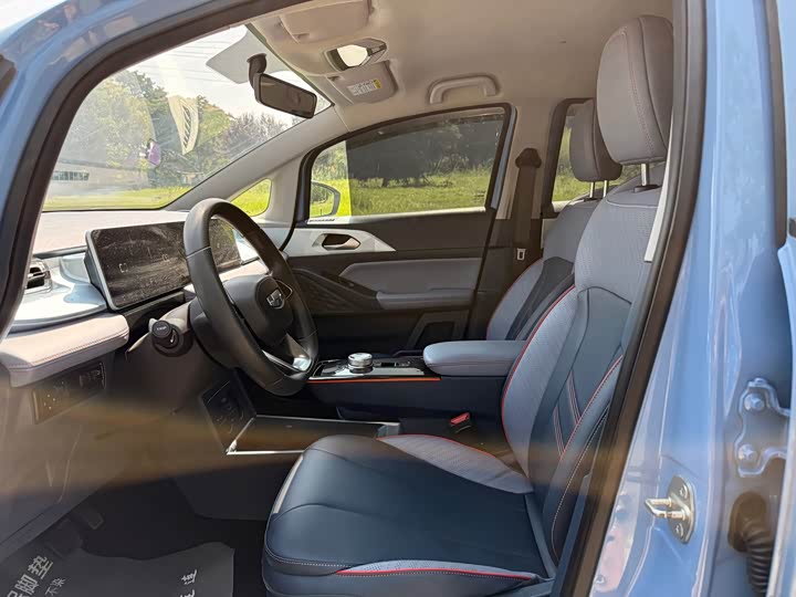Geely Geometry E Firefly, 2023 — фото 6 из 9