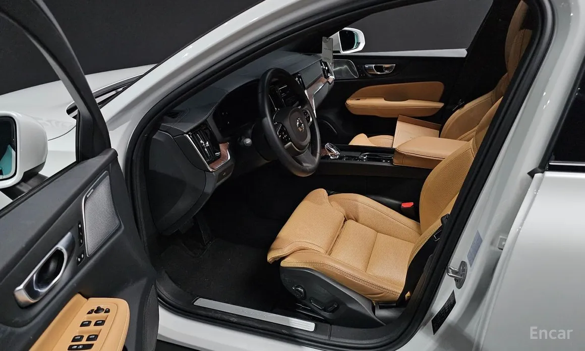 Volvo V60, 2023 — фото 10 из 12