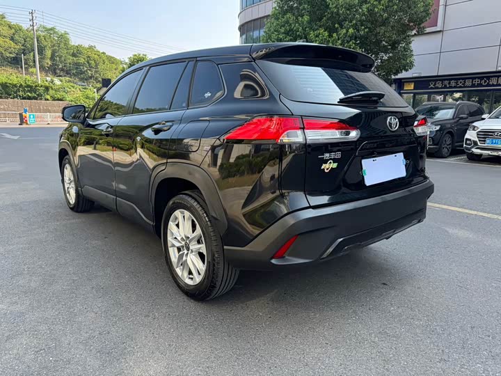 Toyota Corolla Cross, 2025 — фото 7 из 9