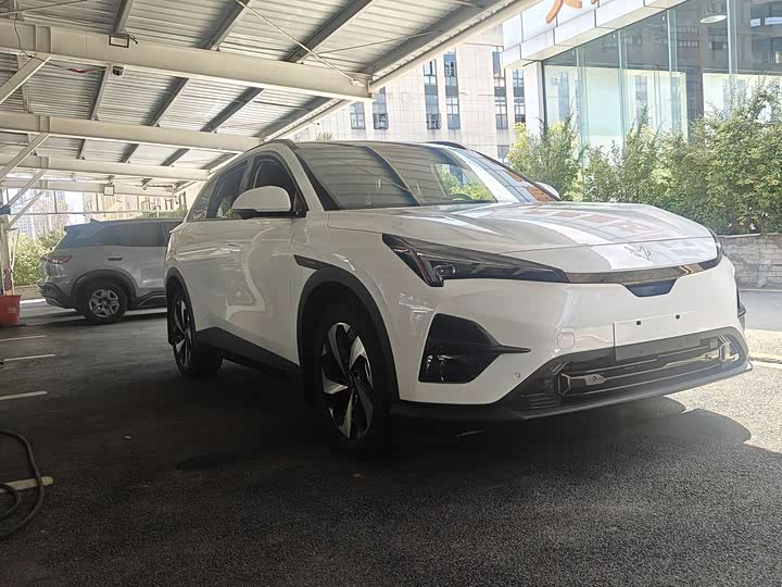 BAIC Arcfox Alpha T5, 2025 — фото 2 из 9