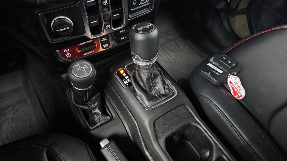 Jeep Wrangler, 2025 — фото 8 из 12