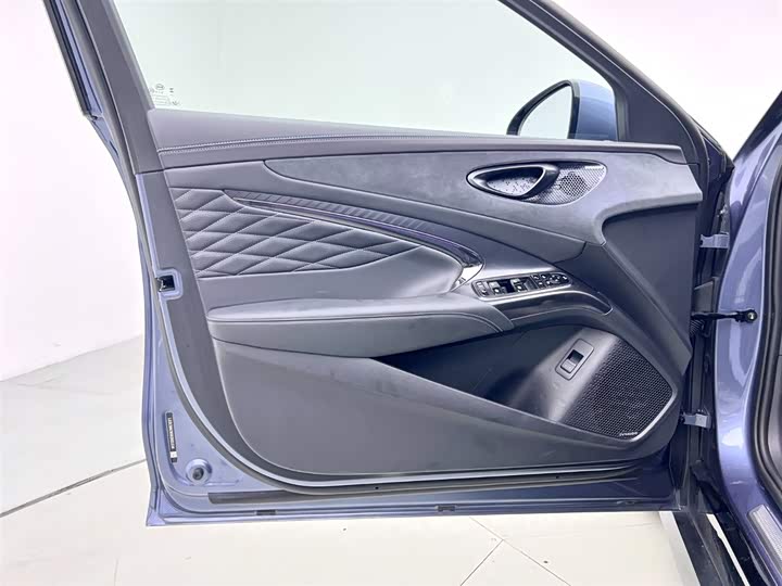 BYD Seal, 2023 — фото 8 из 9