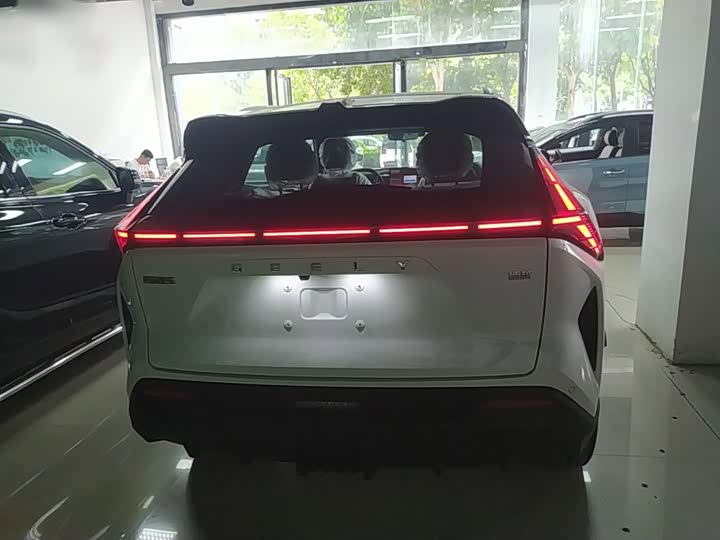 Geely Atlas, 2025 — фото 6 из 9