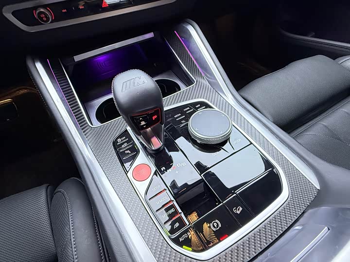 BMW XM, 2024 — фото 6 из 9