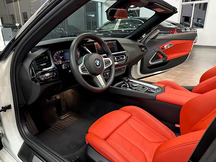 BMW Z4, 2023 — фото 7 из 9