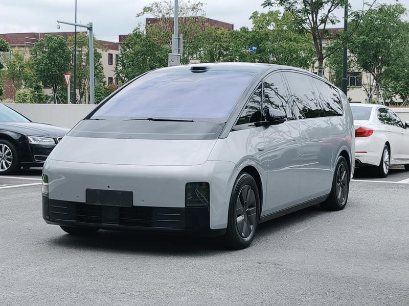 LiXiang Mega, 2025 — купить в Санкт-Петербурге под ключ