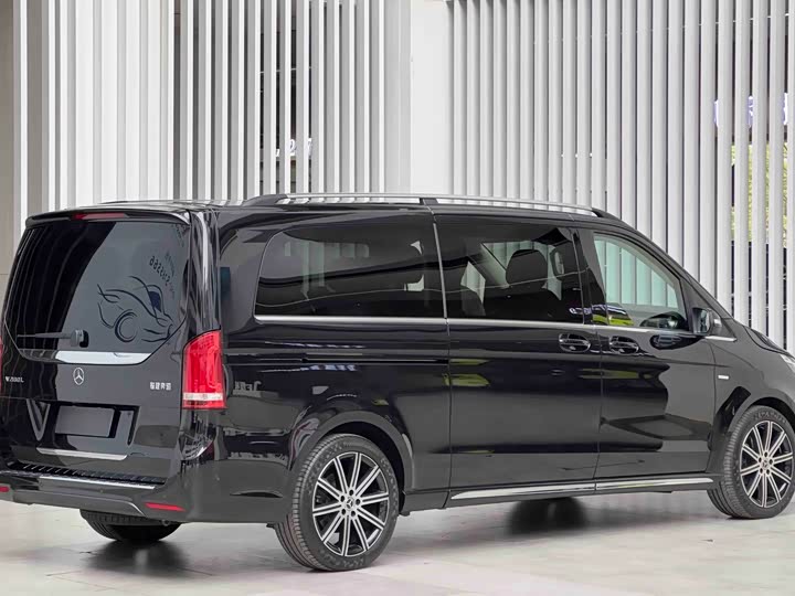 Mercedes-Benz V-Class, 2024 — фото 4 из 9