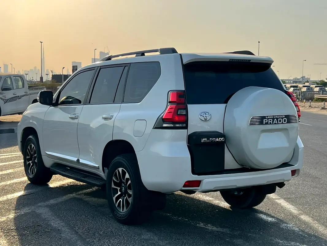 Toyota Prado, 2023 — фото 4 из 10