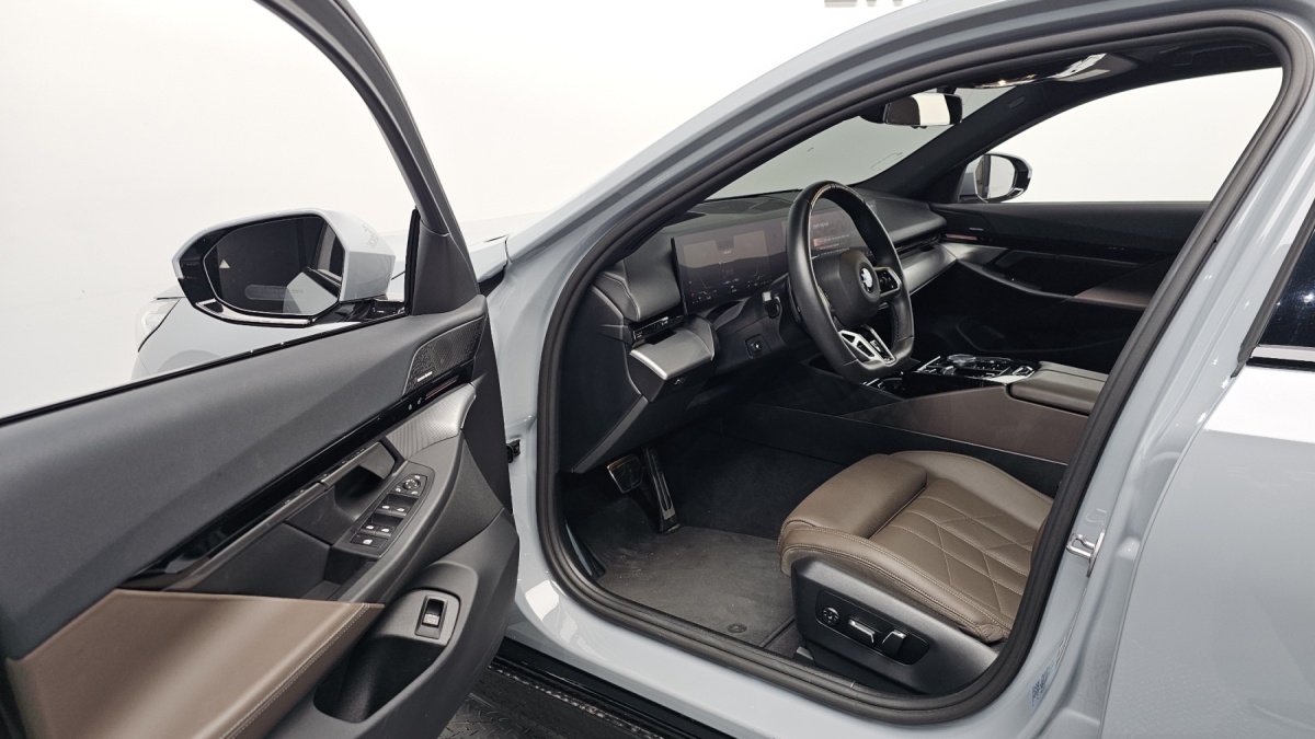 BMW 5 Series, 2024 — фото 10 из 12