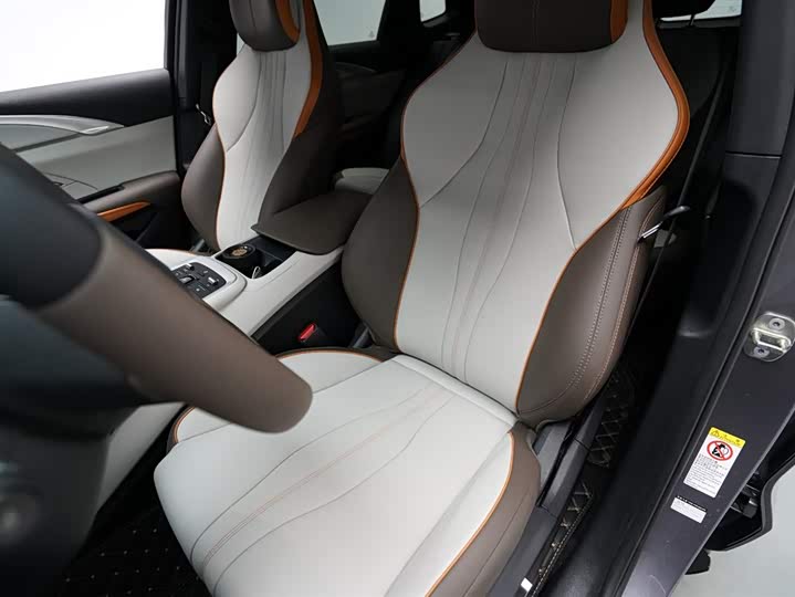 BYD Song Pro Hybrid, 2024 — фото 5 из 9
